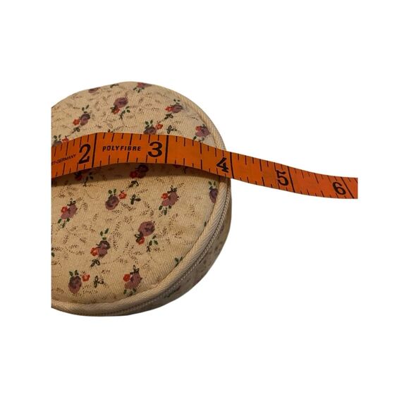 Vintage Floral Travel Sewing Kit Pin Cushion Thread Scissors Accessories Crafts - Picture 11 of 13